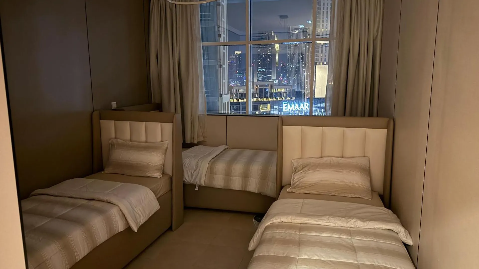 5 Min To Dubai Mall Downtown Dormitory Rooms M & F contacts