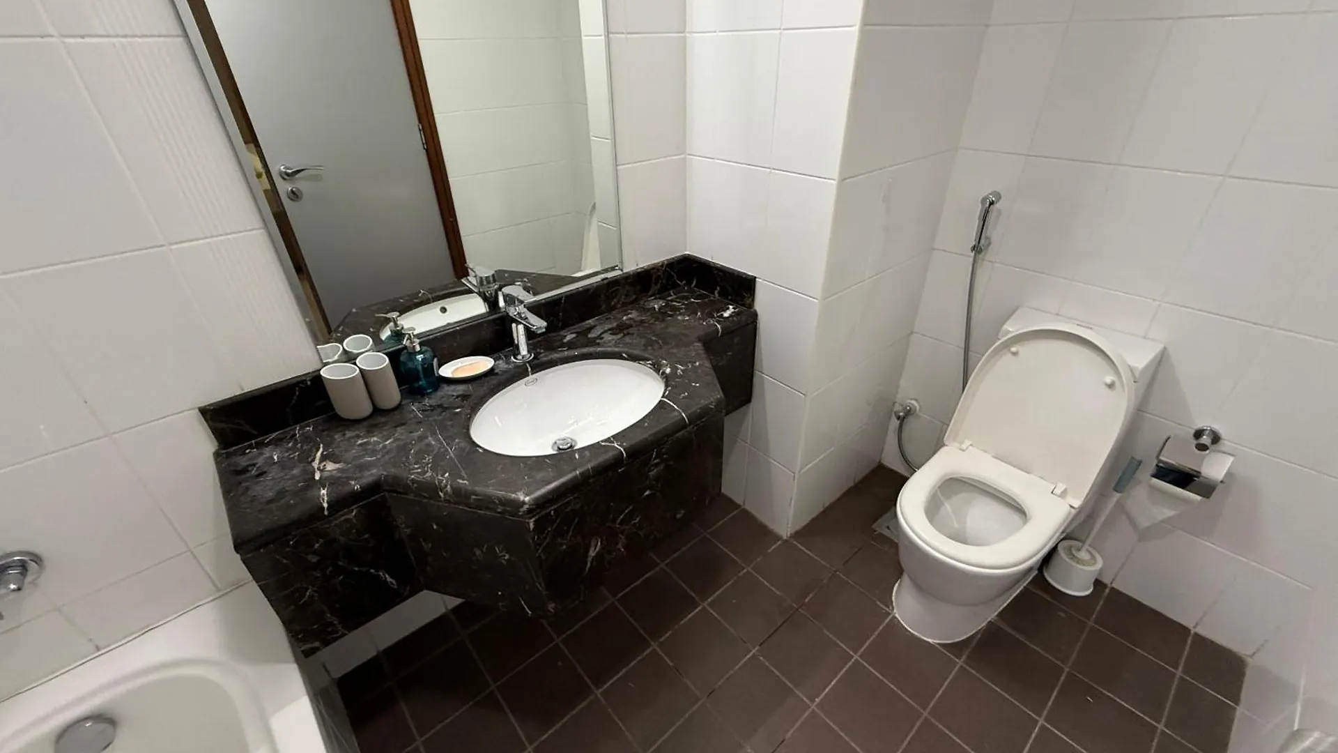 Inn 5 Min To Dubai Mall Downtown Dormitory Rooms M & F