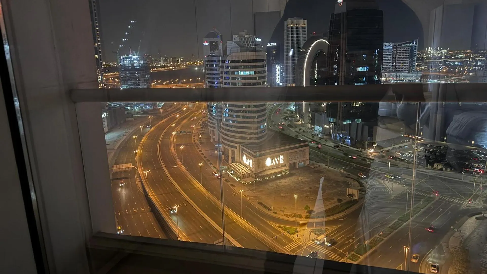 5 Min To Dubai Mall Downtown Dormitory Rooms M & F United Arab Emirates