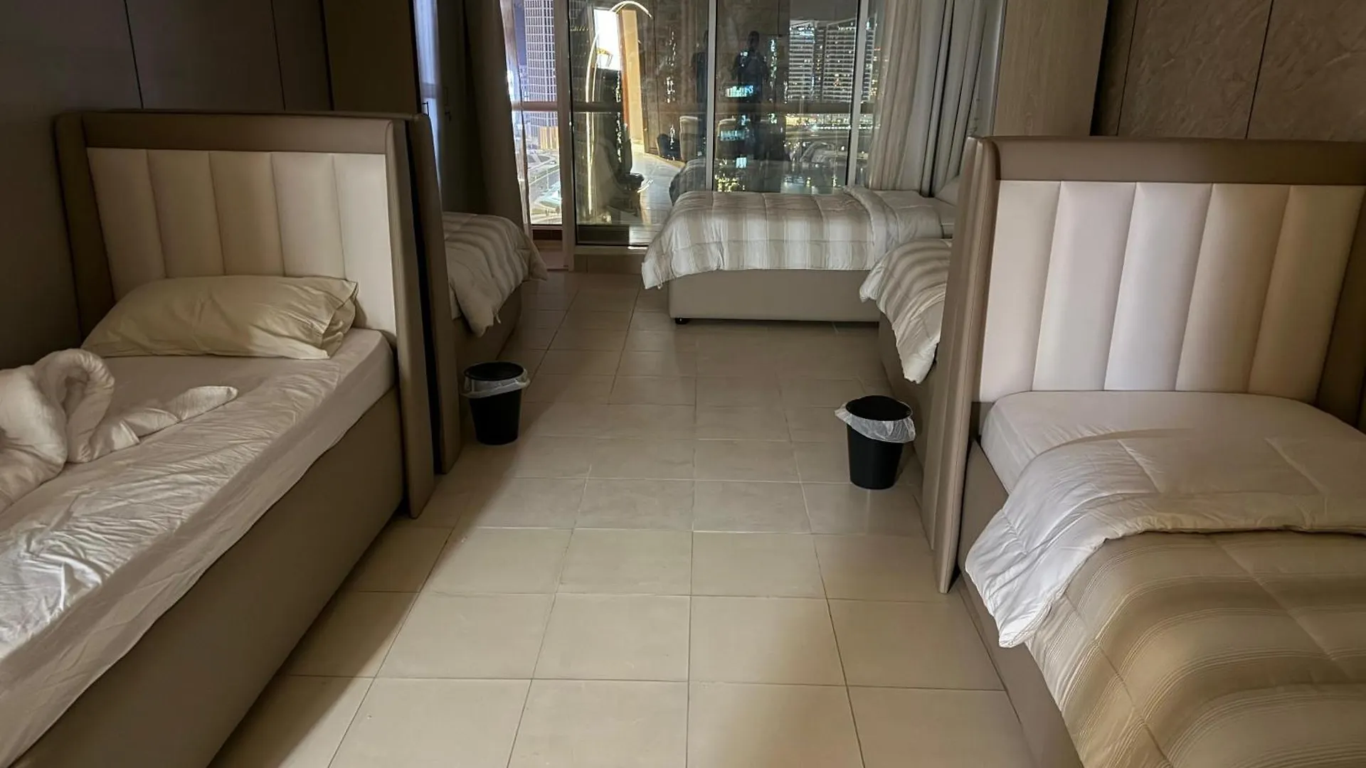 5 Min To Dubai Mall Downtown Dormitory Rooms M & F